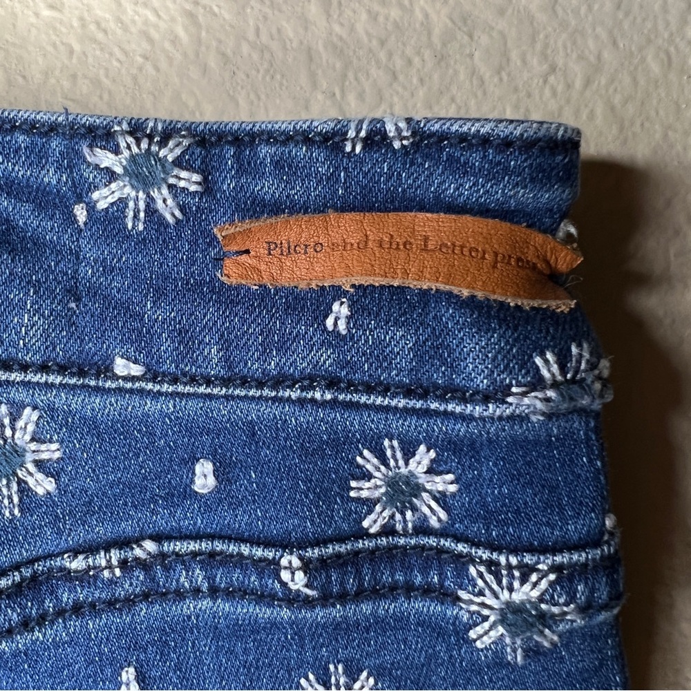 ANTHROPOLOGIE / PILCRO Daisy Embroidered Denim Crop Jeans - Sz 25 - Picture 10 of 14
